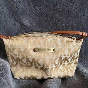 Vintage Y2K Michael Kors drop shoulder purse.